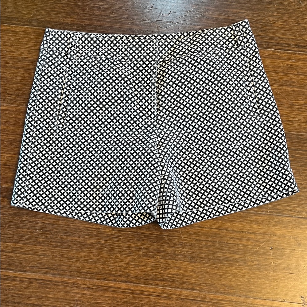 Black and White patterned Shorts, 2 side pockets